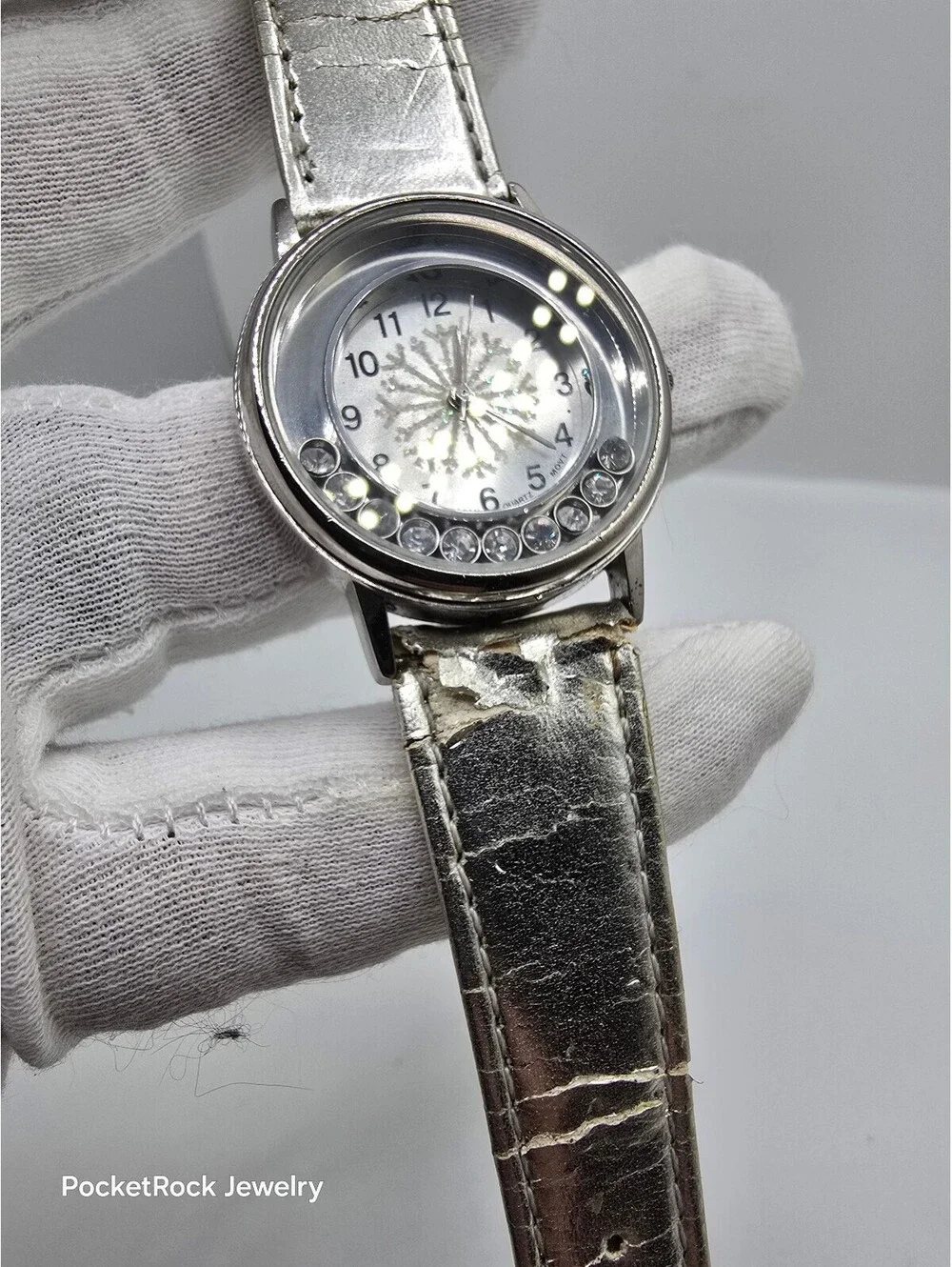 Women’s Quartz Analog Watch Silver Dial Crystal Silver Leather Strap